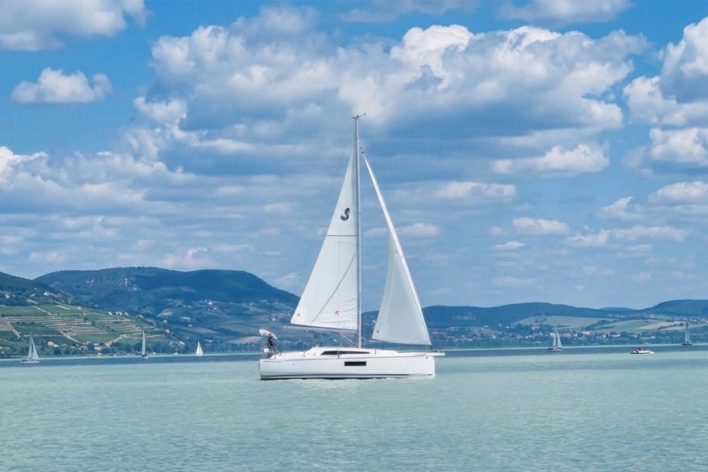 Vitorlás fedélzet a Balatonon